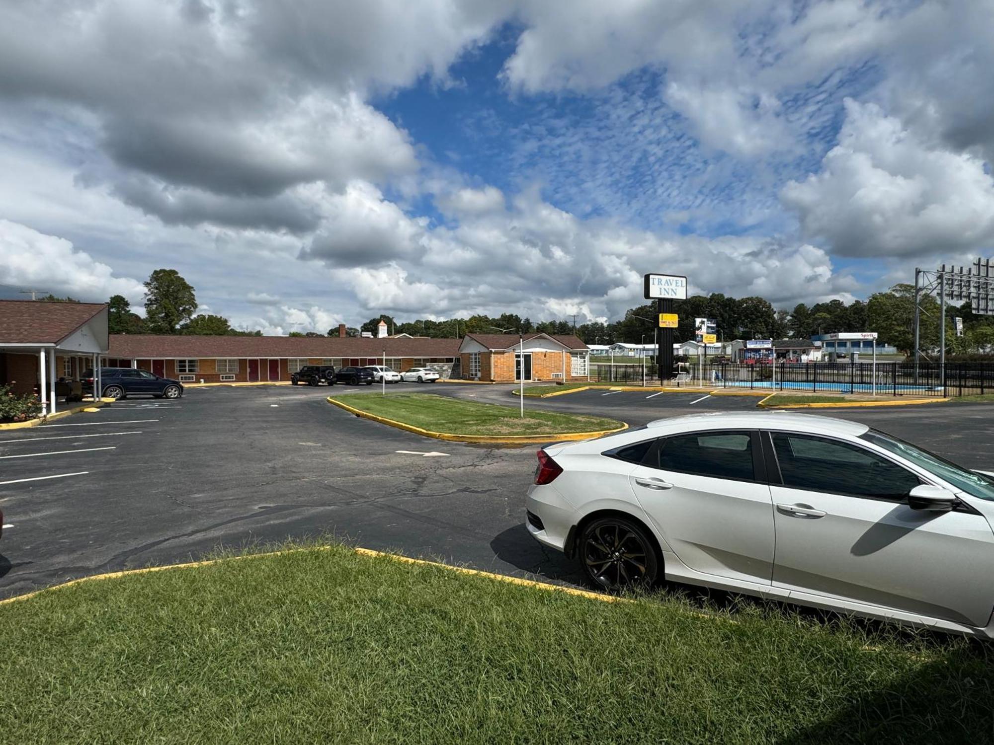 Travel Inn By Oyo Danville Us-29 Exterior photo