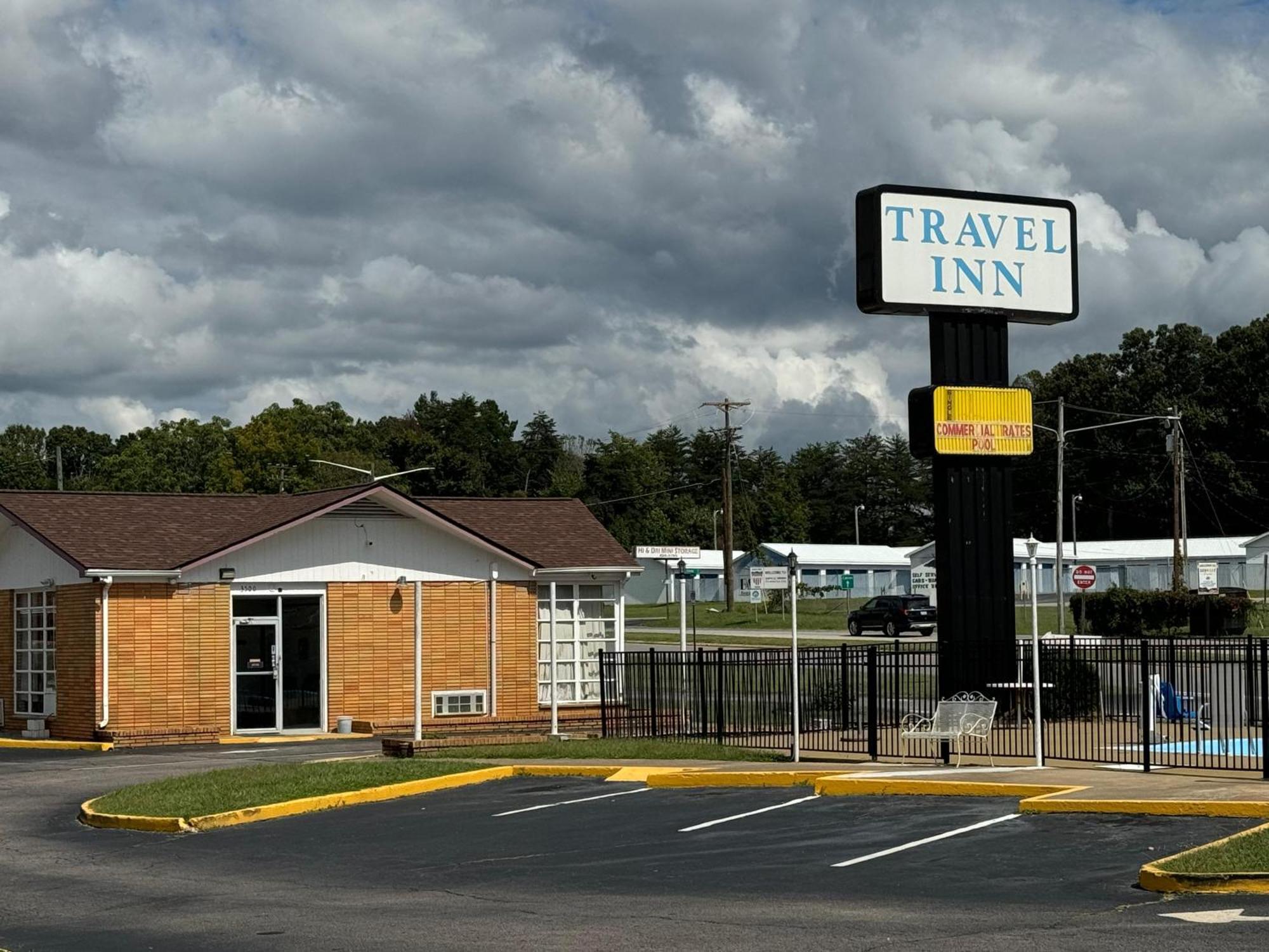 Travel Inn By Oyo Danville Us-29 Exterior photo